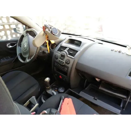 RENAULT MEGANE II BERLINA 5P '2004 CONFORT AUTHENTIQUE NEGRO