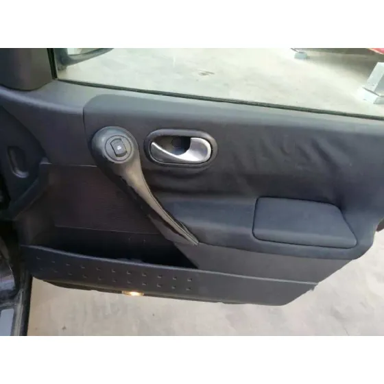 RENAULT MEGANE II BERLINA 5P '2004 CONFORT AUTHENTIQUE NEGRO