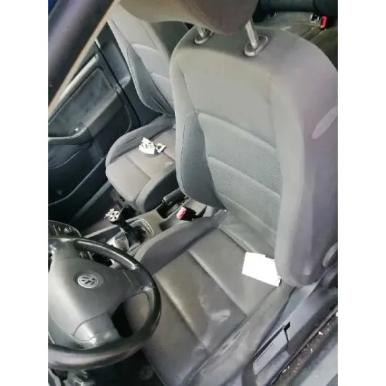 VOLKSWAGEN GOLF V BERLINA (1K1) '2004 1.9 TDI AZUL