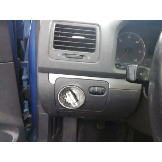 VOLKSWAGEN GOLF V BERLINA (1K1) '2004 1.9 TDI AZUL