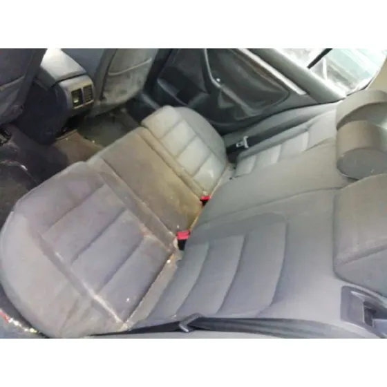 VOLKSWAGEN GOLF V BERLINA (1K1) '2004 1.9 TDI AZUL