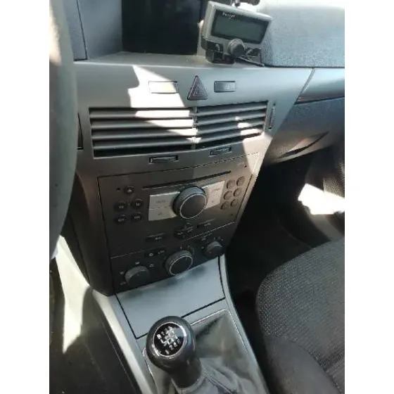 OPEL ASTRA H BERLINA '2006 ESSENTIA GRIS