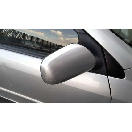 TOYOTA COROLLA (E12) '2006 2.0 D-4D SOL SEDAN PLATA