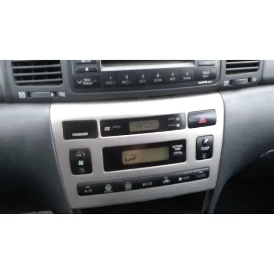 TOYOTA COROLLA (E12) '2006 2.0 D-4D SOL SEDAN PLATA