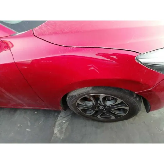 MAZDA 2 LIM. () '2015 EXCLUSIVE-LINE ROJO