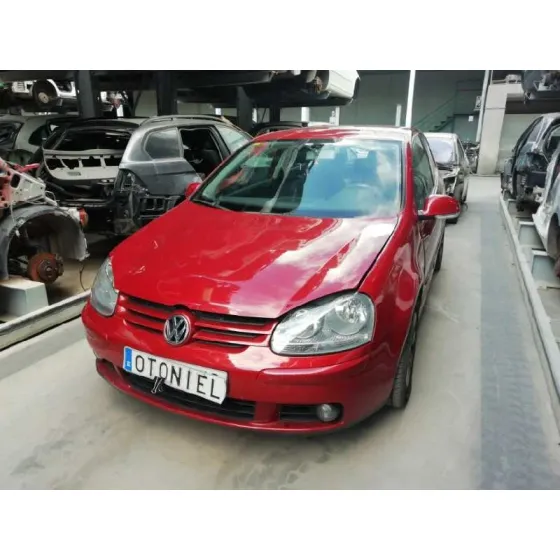 VOLKSWAGEN GOLF V BERLINA (1K1) '2004 HIGHLINE ROJO