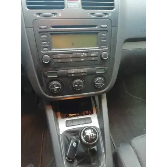 VOLKSWAGEN GOLF V BERLINA (1K1) '2004 HIGHLINE ROJO