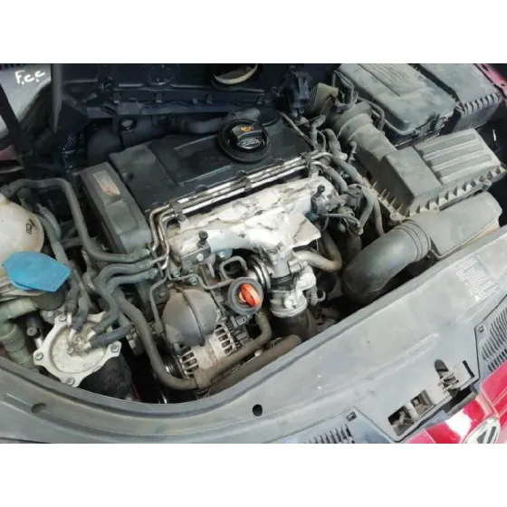 VOLKSWAGEN GOLF V BERLINA (1K1) '2004 HIGHLINE ROJO