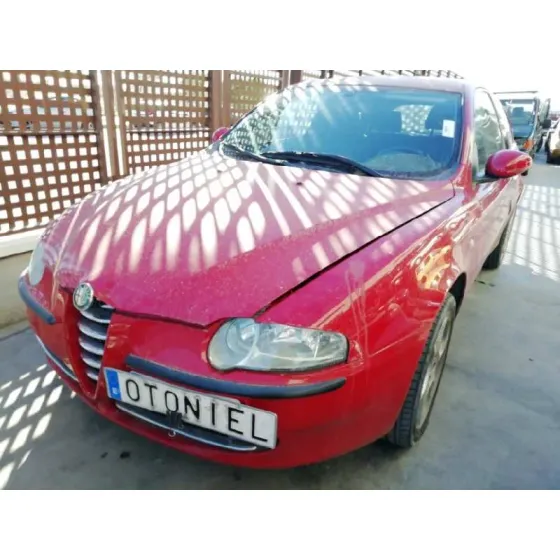 ALFA ROMEO 147 (190) '2004 1.9 JTD DISTINCTIVE ROJO