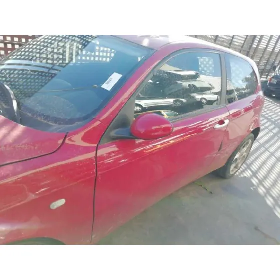 ALFA ROMEO 147 (190) '2004 1.9 JTD DISTINCTIVE ROJO
