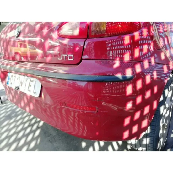 ALFA ROMEO 147 (190) '2004 1.9 JTD DISTINCTIVE ROJO