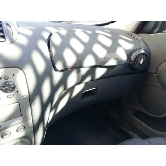 ALFA ROMEO 147 (190) '2004 1.9 JTD DISTINCTIVE ROJO