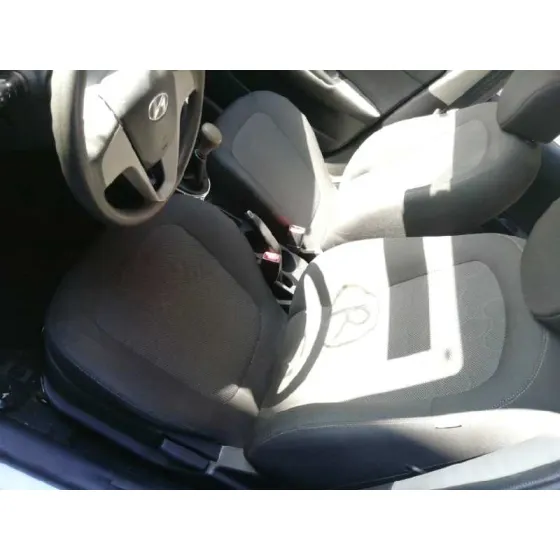 HYUNDAI I20 '2010 COMFORT BLANCO