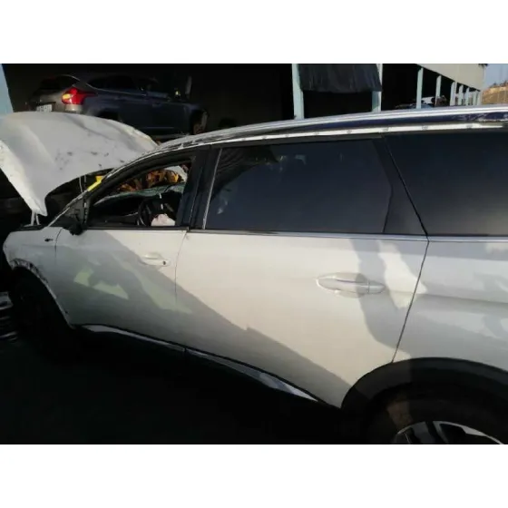 PEUGEOT 5008 '2018 GT BLANCO