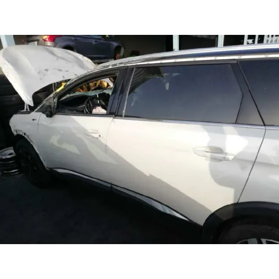 PEUGEOT 5008 '2018 GT BLANCO
