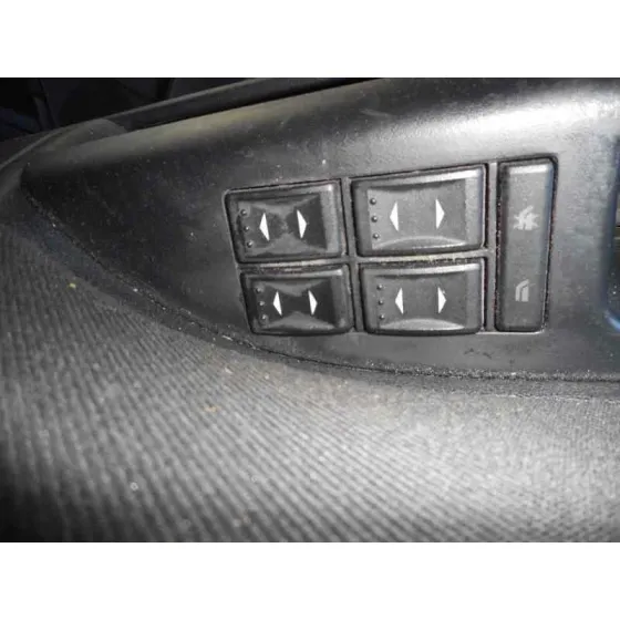 FORD MONDEO BERLINA (GE) '2001 AMBIENTE (06.2003->) (D) PLATA
