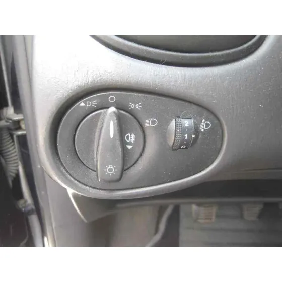FORD FOCUS TURNIER (CAK) '2000 AMBIENTE AZUL