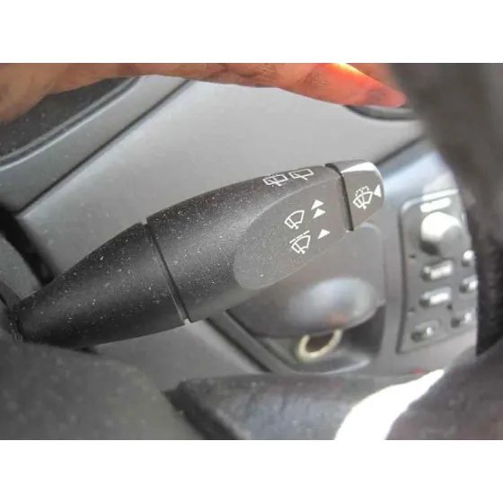 FORD FOCUS TURNIER (CAK) '2000 AMBIENTE AZUL