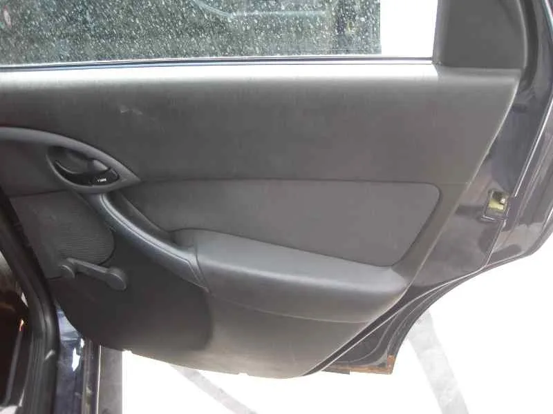 FORD FOCUS TURNIER (CAK) '2000 AMBIENTE AZUL