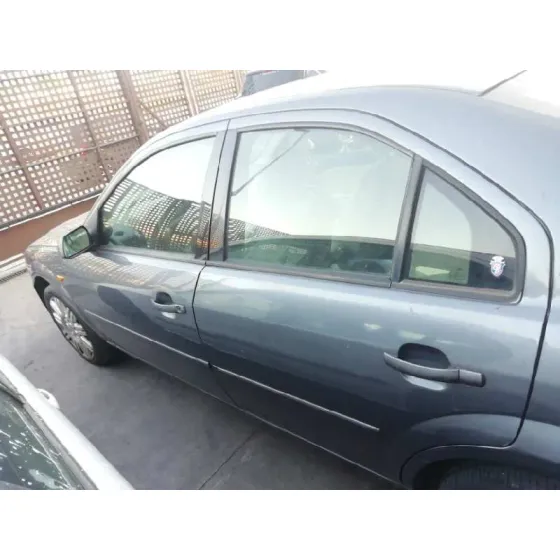 FORD MONDEO BERLINA (GE) '2003 2.0 TDCI CAT GRIS