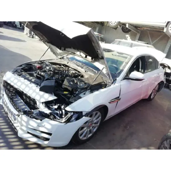JAGUAR XE '2018 PORTFOLIO AWD BLANCO