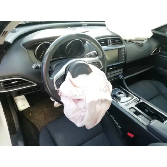 JAGUAR XE '2018 PORTFOLIO AWD BLANCO