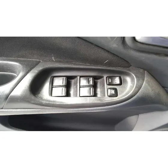 NISSAN ALMERA (N16/E) '2004 LINE UP NEGRO