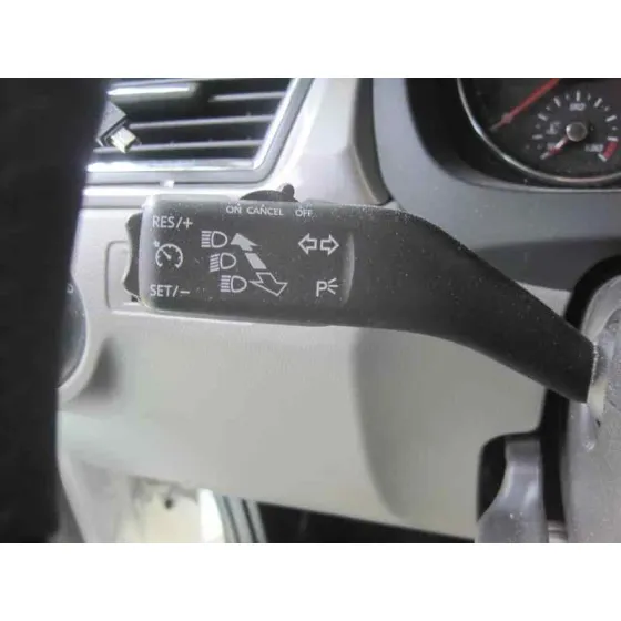 SEAT TOLEDO (KG3) '2015 REFERENCE BLANCO
