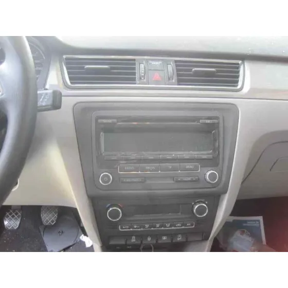 SEAT TOLEDO (KG3) '2015 REFERENCE BLANCO