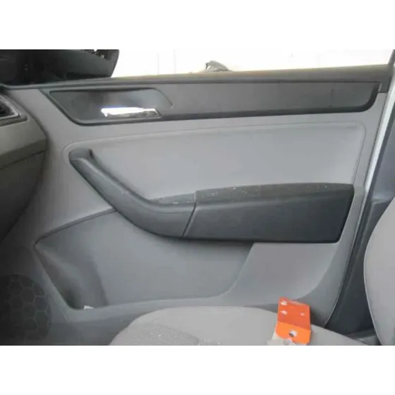 SEAT TOLEDO (KG3) '2015 REFERENCE BLANCO