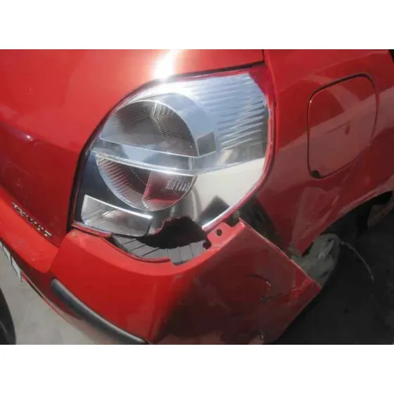 RENAULT CLIO III '2006 20 ANIVERSARIO ROJO