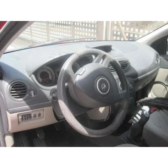 RENAULT CLIO III '2006 20 ANIVERSARIO ROJO