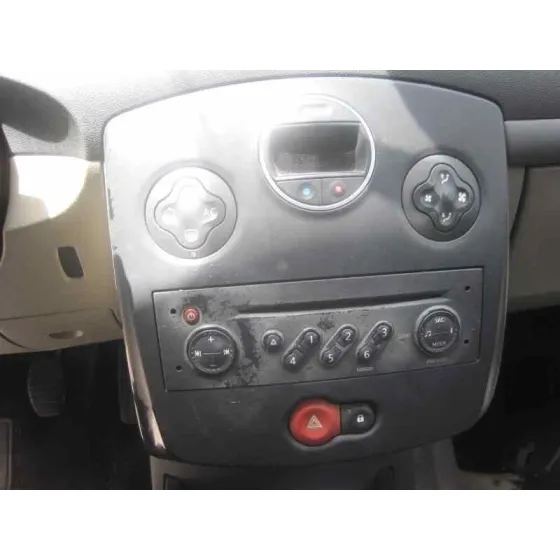 RENAULT CLIO III '2006 20 ANIVERSARIO ROJO