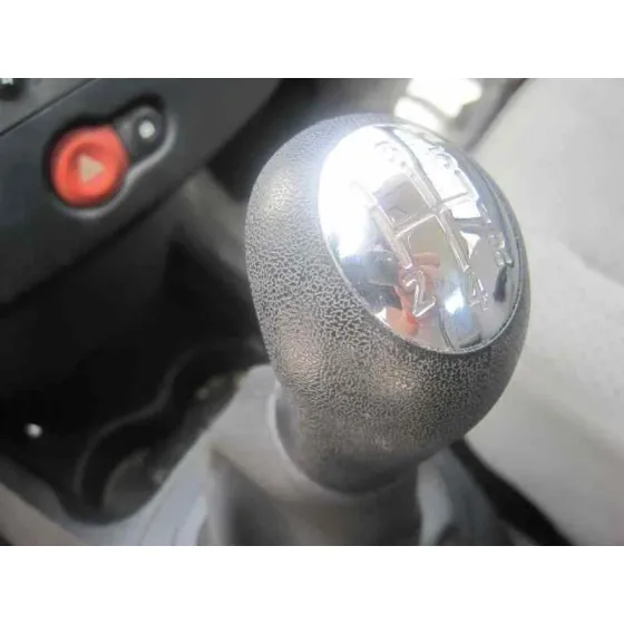 RENAULT CLIO III '2006 20 ANIVERSARIO ROJO