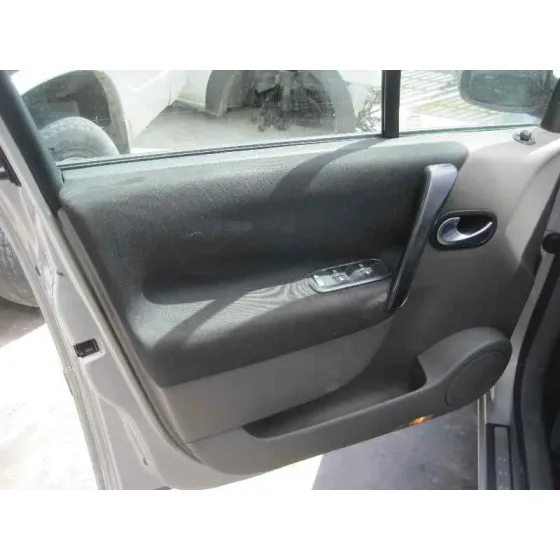 RENAULT SCENIC II '2005 CONFORT AUTHENTIQUE PLATA