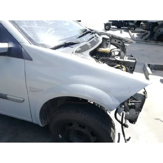 RENAULT MEGANE II BERLINA 3P '2003 1.9 DCI DIESEL GRIS