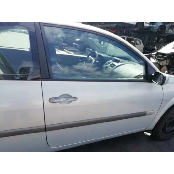 RENAULT MEGANE II BERLINA 3P '2003 1.9 DCI DIESEL GRIS