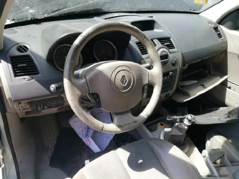 RENAULT MEGANE II BERLINA 3P '2003 1.9 DCI DIESEL GRIS