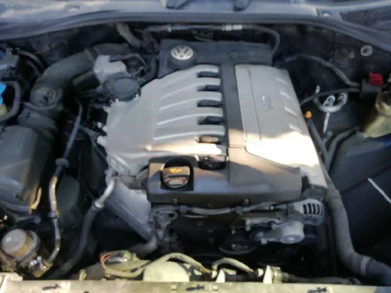 VOLKSWAGEN TOUAREG (7LA) '2004 V6 AZUL