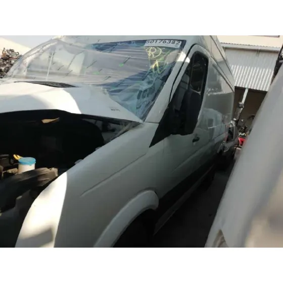 VOLKSWAGEN CRAFTER CAJA CERRADA '2014 KASTEN 35 LANGER RADSTAND M. SD. EXPRESSPROFI BLANCO