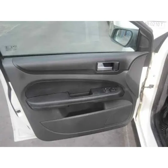 FORD FOCUS SPORTBREAK (CAP) '2005 TREND BLANCO