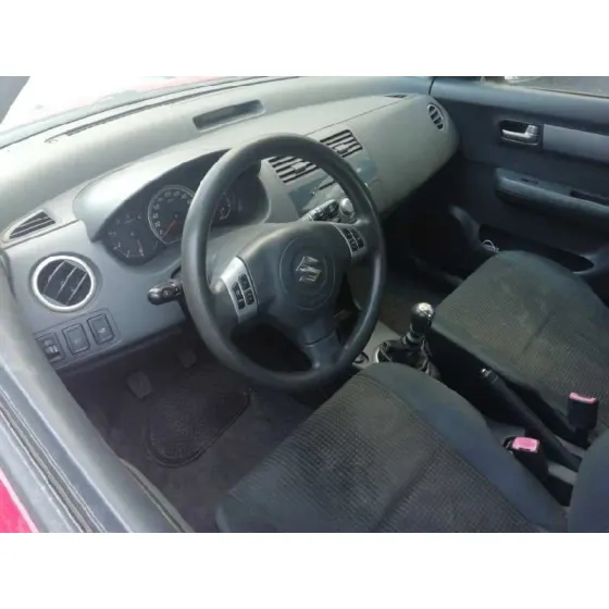 SUZUKI SWIFT BERLINA (MZ) '2006 GL (5-PTAS.) ROJO