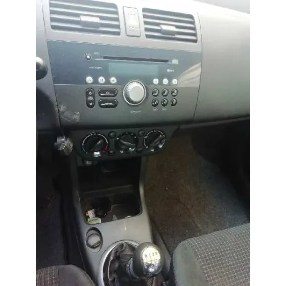 SUZUKI SWIFT BERLINA (MZ) '2006 GL (5-PTAS.) ROJO