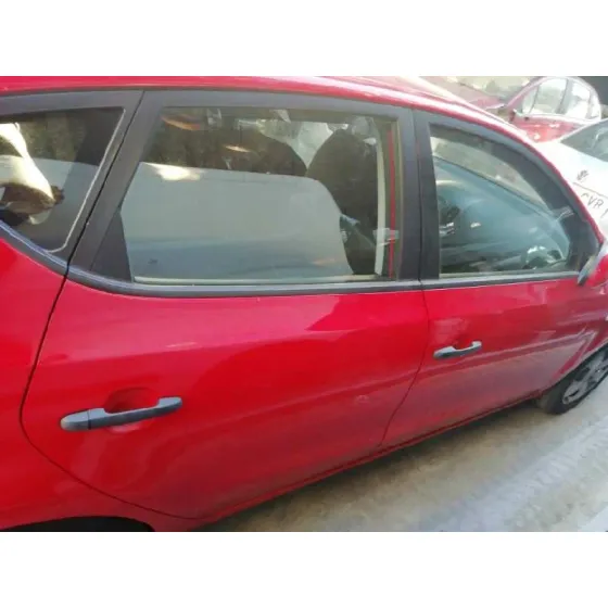 HYUNDAI I30 '2009 CLASSIC ROJO