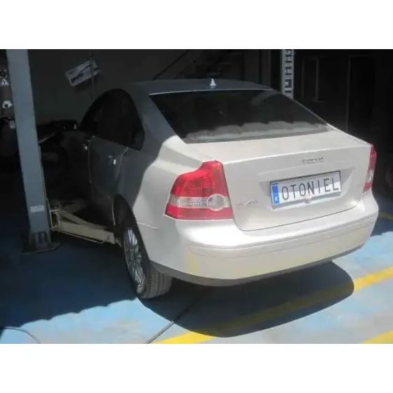 VOLVO S40 BERLINA '2005 2.0 D MOMENTUM GRIS