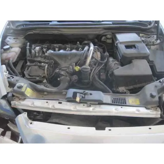 VOLVO S40 BERLINA '2005 2.0 D MOMENTUM GRIS