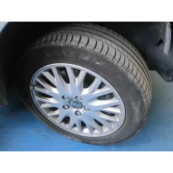 VOLVO S40 BERLINA '2005 2.0 D MOMENTUM GRIS