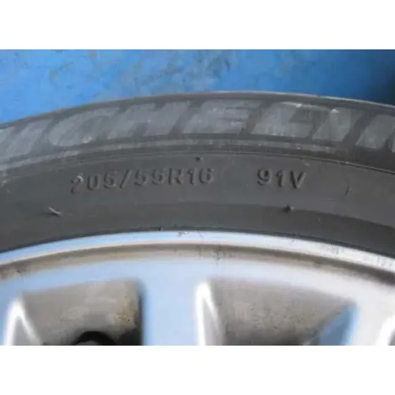 VOLVO S40 BERLINA '2005 2.0 D MOMENTUM GRIS