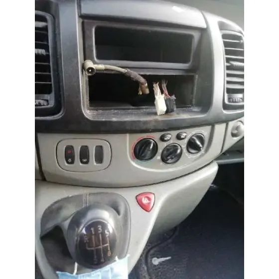 RENAULT TRAFIC CAJA CERRADA (AB 4.01) '2005 1.9 DIESEL BLANCA