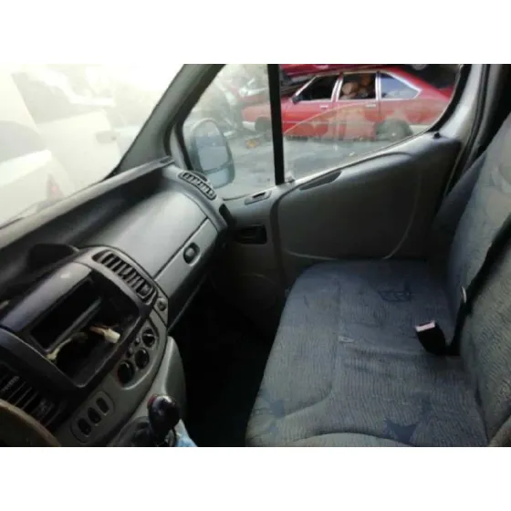 RENAULT TRAFIC CAJA CERRADA (AB 4.01) '2005 1.9 DIESEL BLANCA